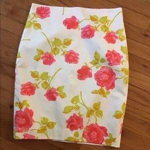 NEW ANN TAYLOR LINED COTTON FLORAL PENCIL SKIRT - GORGEOUS QUALITY FABRIC